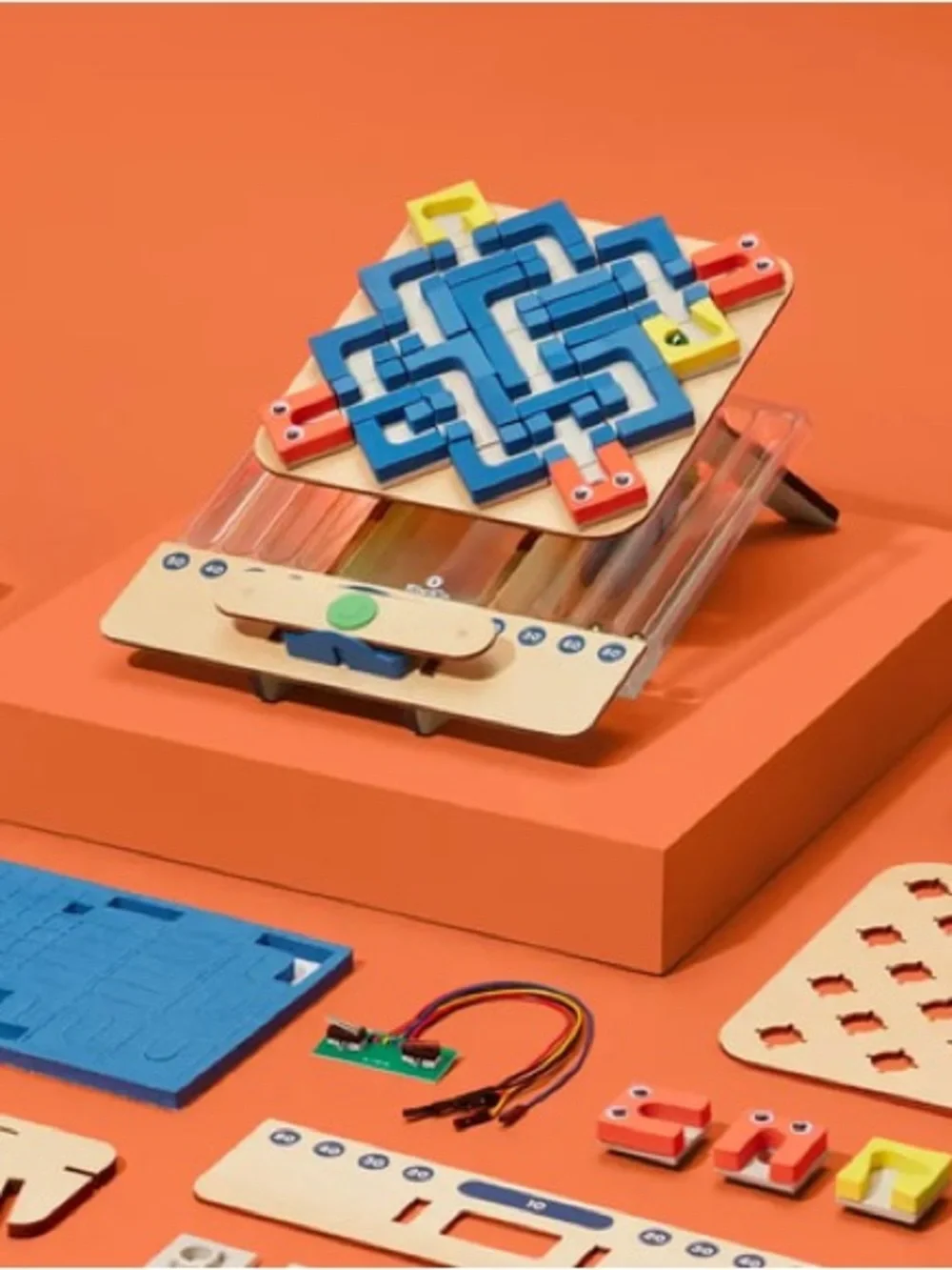 Sealed KiwiCo Labs Maze Arcade STEM Engineering Motorized Marble Maze Kit